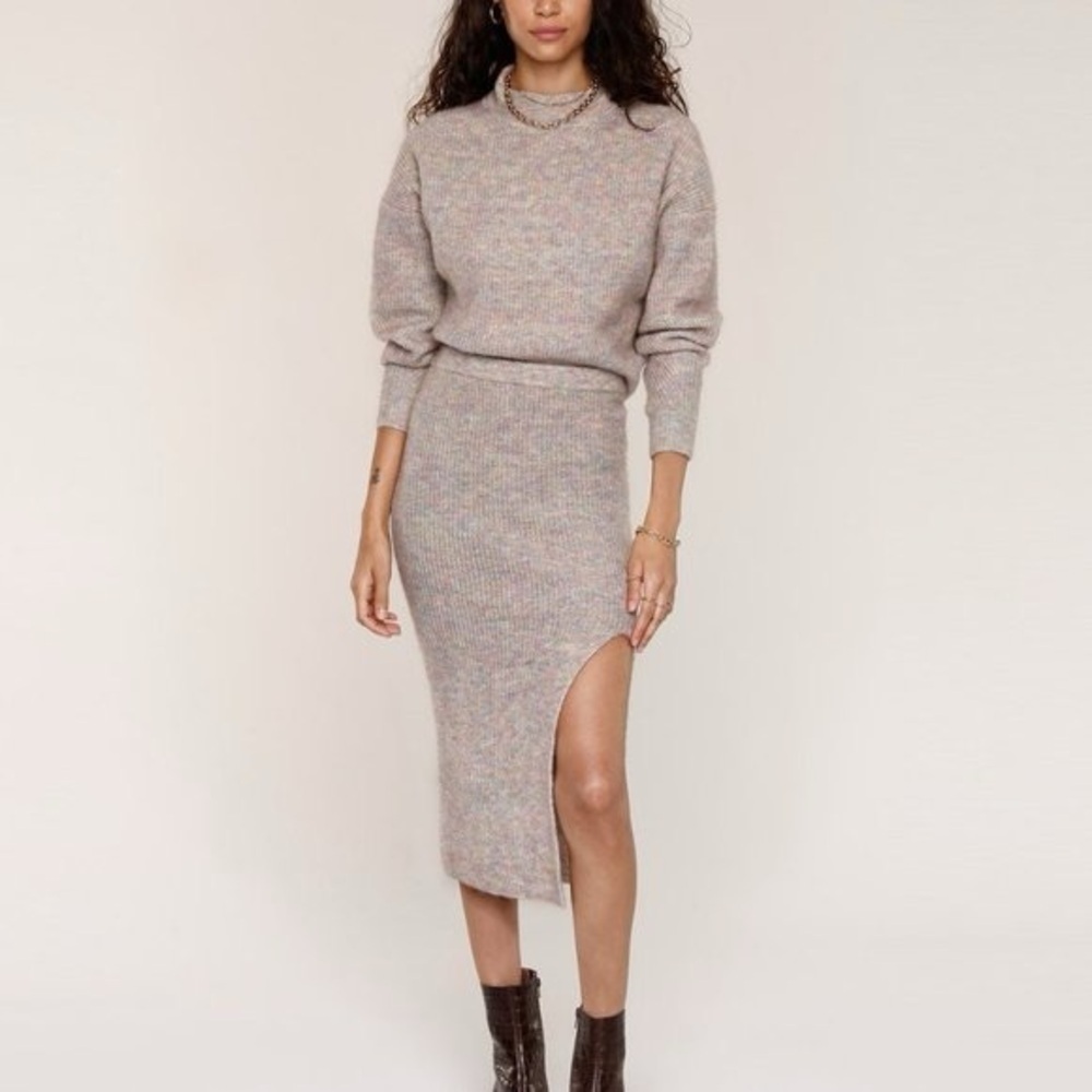 HEARTLOOM | Pastel Knit Skirt - Picture 2 of 10